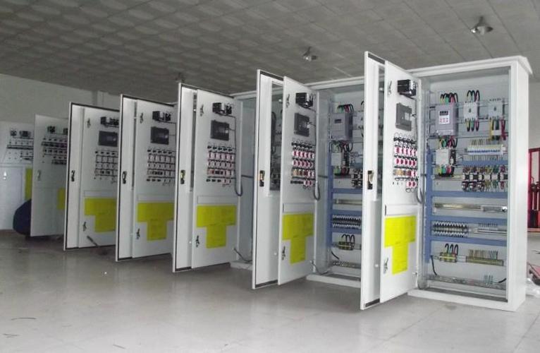 PLC 控制柜里都有什么東西？